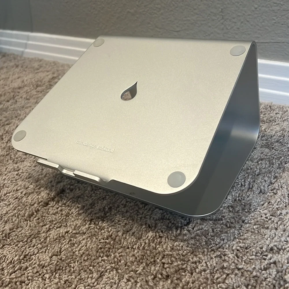 Laptop stand